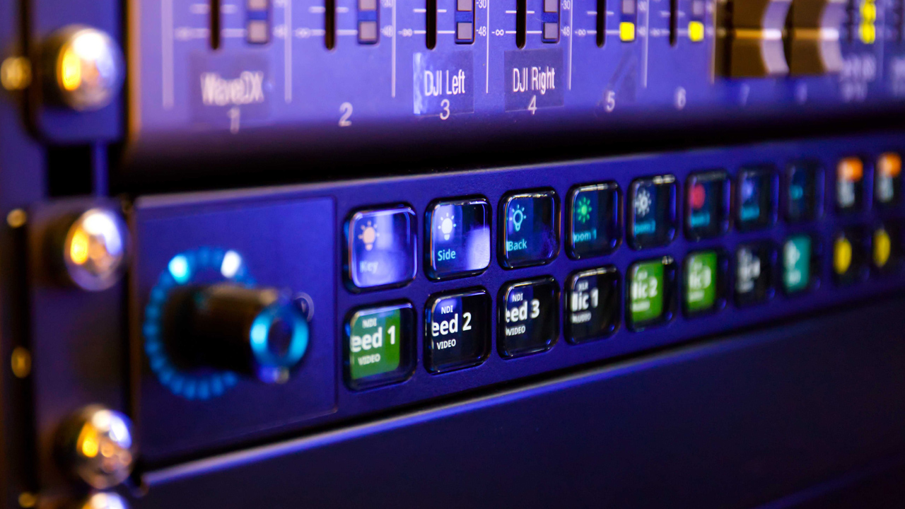 Stream Deck Studio 2